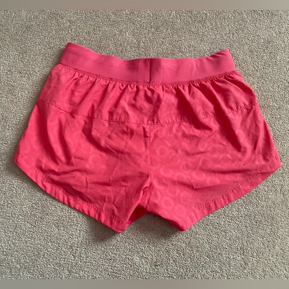 Nike PinkvDri Fit Shorts Size M - Picture 2 of 2